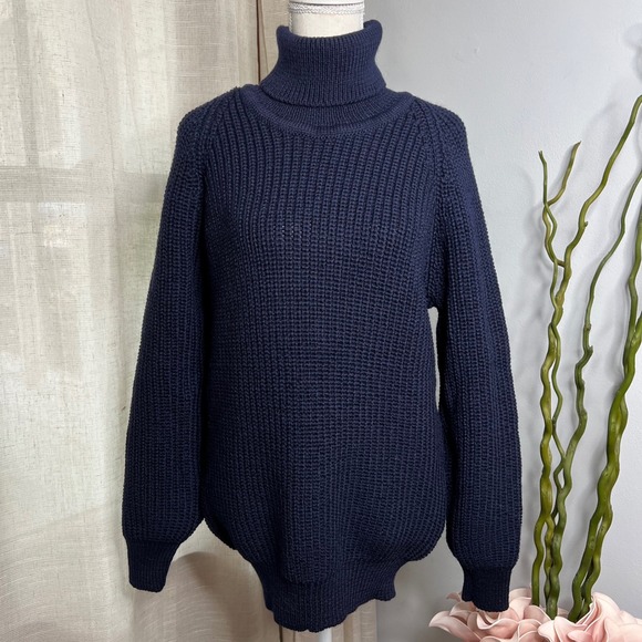 NWT Aran Sweater Market 100% Wool Turtleneck Chunky Knit Navy Blue Size Medium - Picture 1 of 12